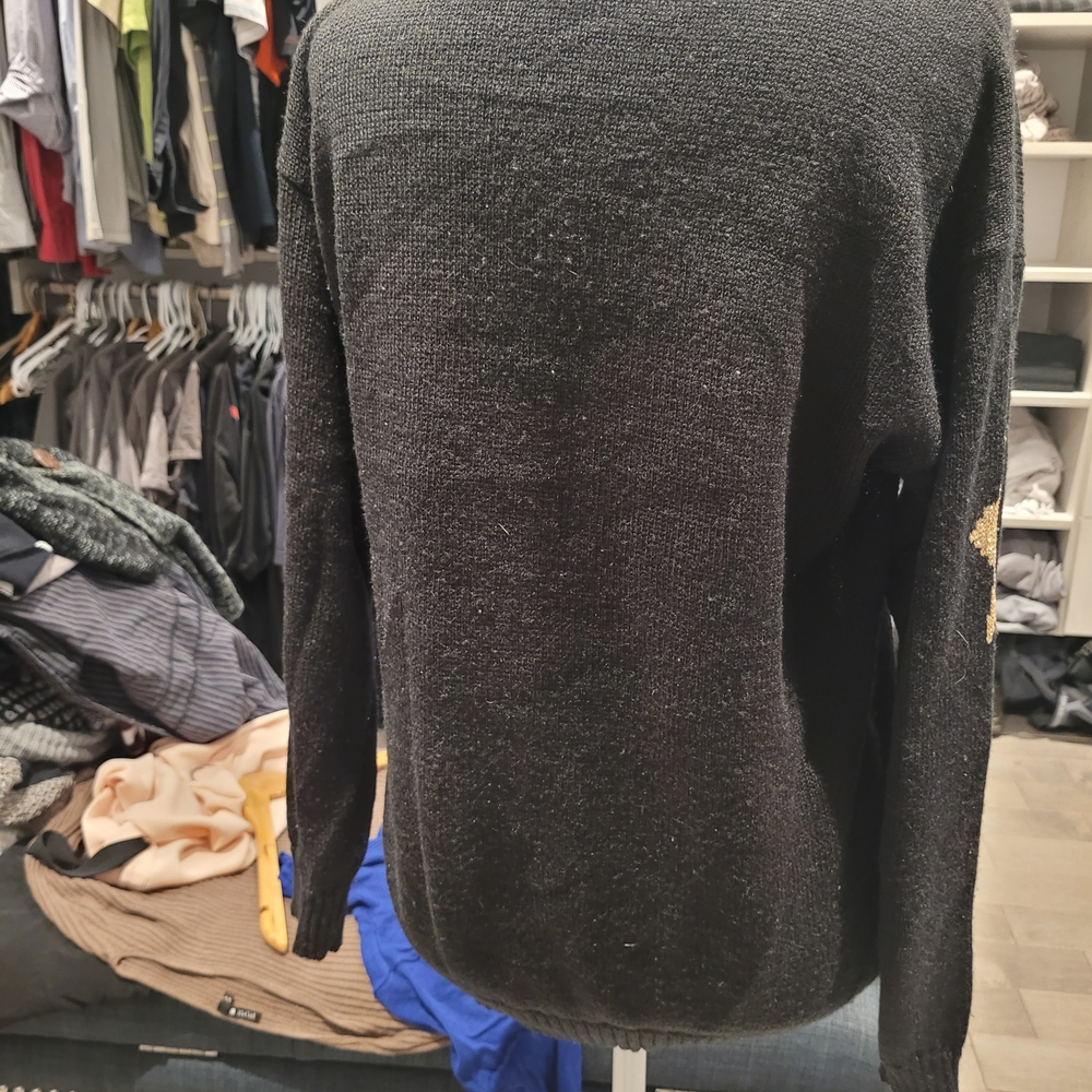 Star Pattern Black Sweater - Picture 3 of 3